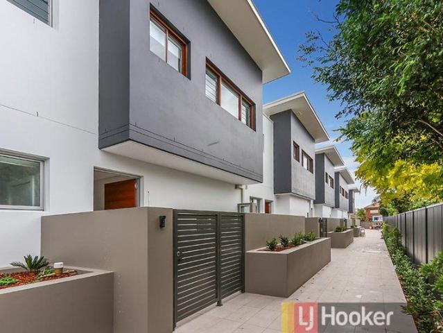 Townhouse for rent in Sydney, New South Wales