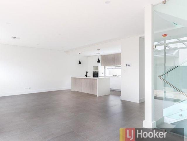 Townhouse for rent in Sydney, New South Wales