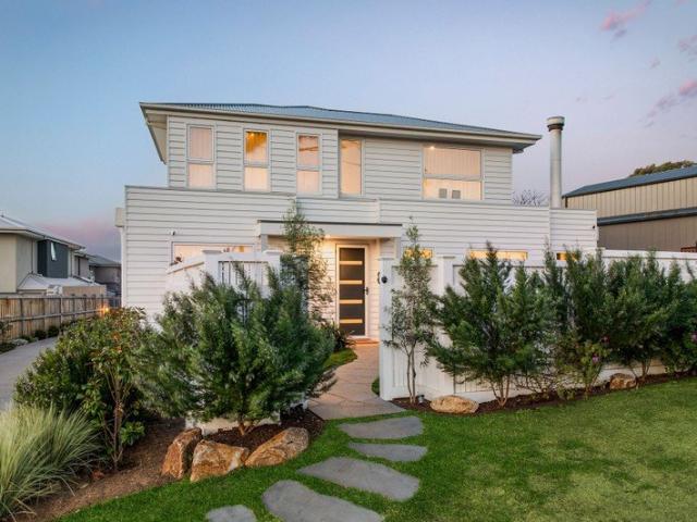 Townhouse for sale in McCrae, Melbourne
