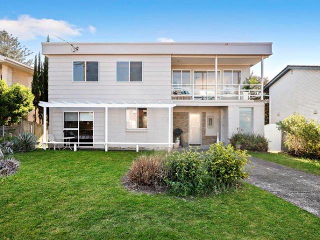 House for rent in Forresters Beach, New South Wales