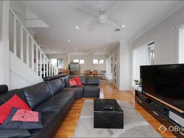 Townhouse for rent in Camerons Creek, Victoria