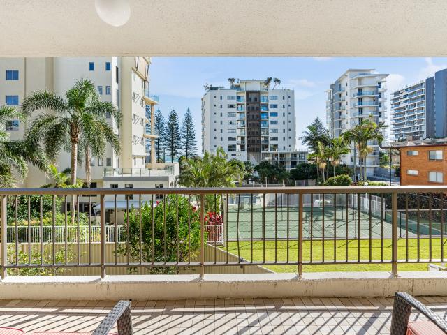 Apartment for sale in Gold Coast Mc