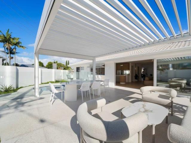 House for sale in Mermaid Waters, Gold Coast City