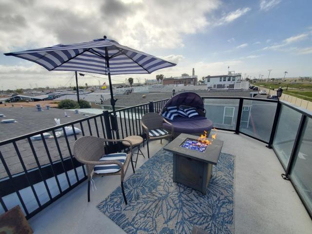 Room for rent in Huntington Beach, Orange County