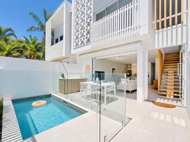 Townhouse for sale in Warana, Sunshine Coast Regional