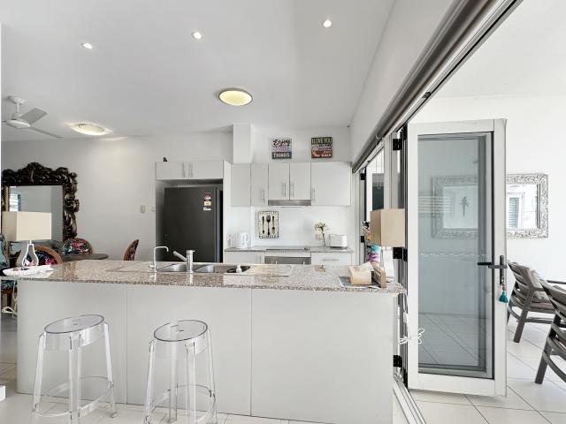 Apartment for sale in Nelly Bay, Townsville City