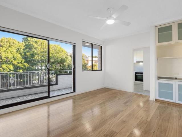 Apartment for rent in Dee Why Beach, Sydney
