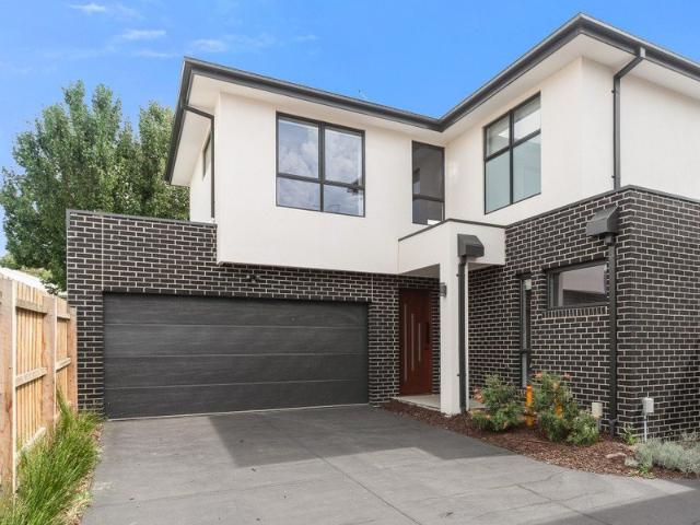 Townhouse for sale in Camerons Creek, Victoria