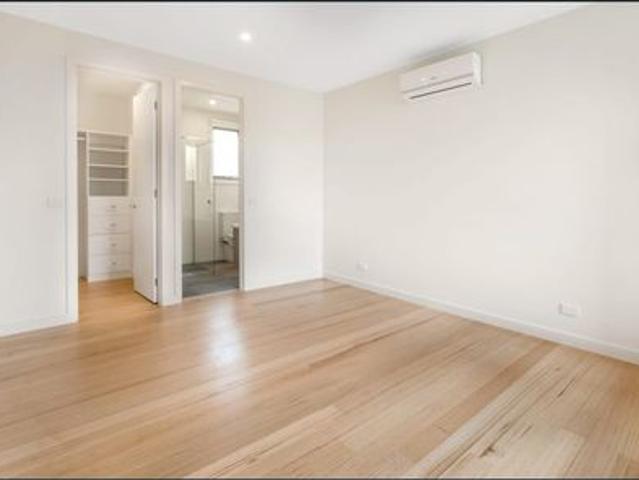Townhouse for rent in Camerons Creek, Victoria