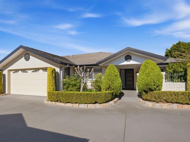 Villa for sale in Umina Beach, New South Wales