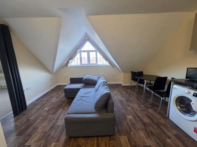Apartment for rent in London Borough of Hounslow, Heston