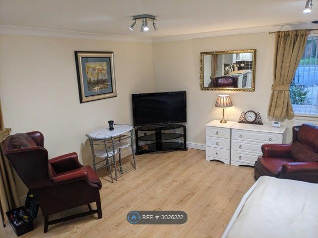 Studio for rent in Ickenham, Greater London