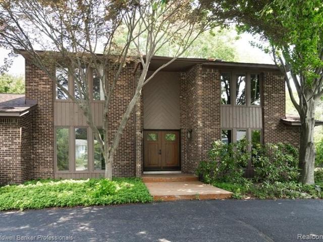 House for sale in Bloomfield Hills