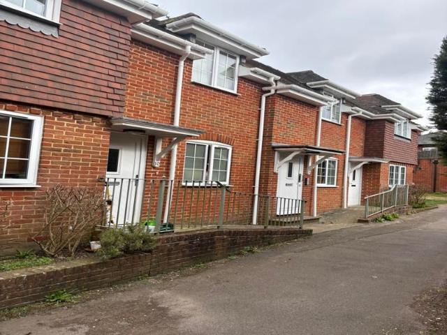 Apartment for rent in Fole, Surrey