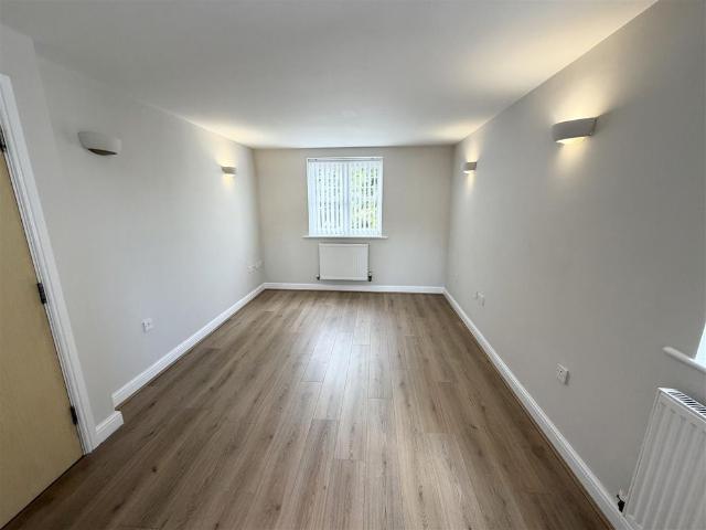 Apartment for rent in Heswall, Wirral