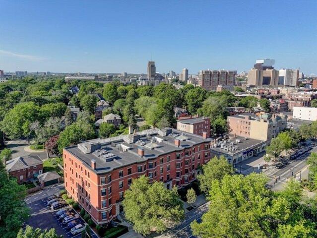 Condo for sale in Brookline