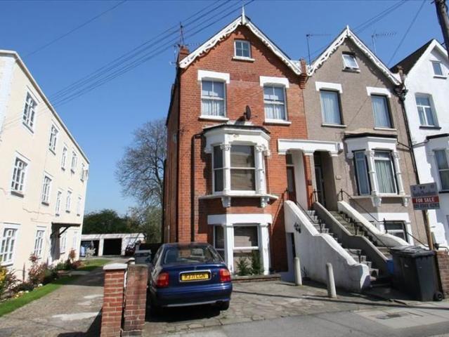 Apartment for rent in Brunswick Park, Greater London