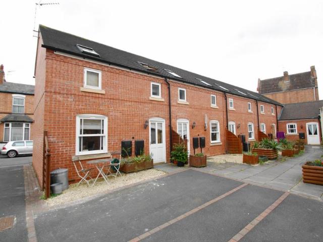 House for rent in Sydenham, Green Close