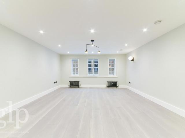 Apartment for rent in Soho, Greater London