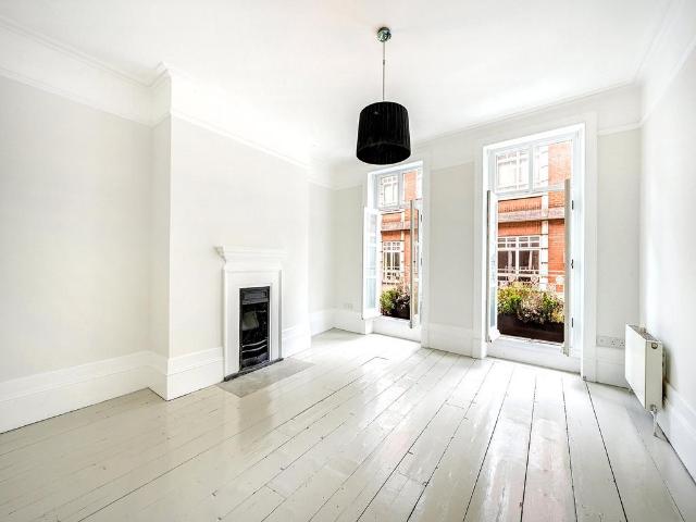 Apartment for rent in Soho, Greater London
