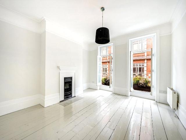 Apartment for rent in Soho, Greater London