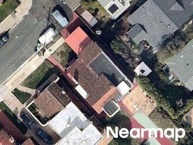 House for sale in Oakland