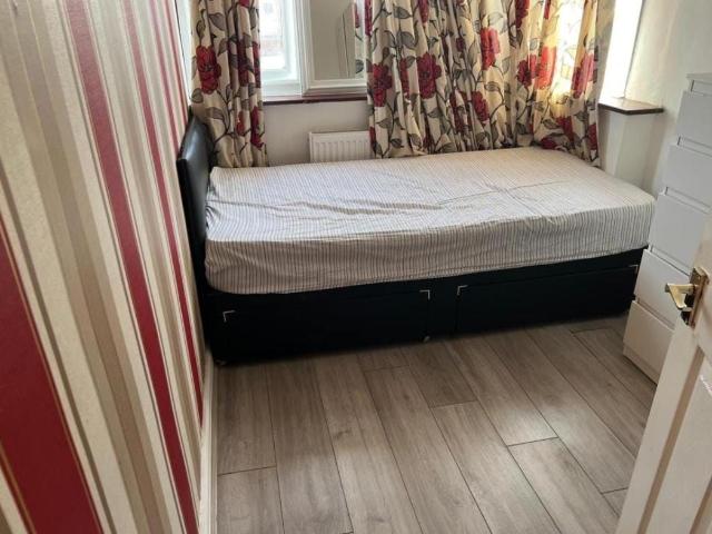 Room for rent in Dagenham, Greater London