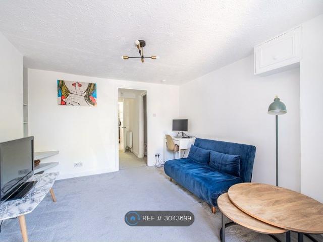 Apartment for rent in Greenhithe, Dartford