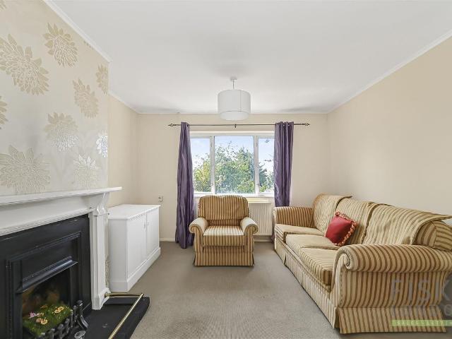 Apartment for rent in Marks Gate, Greater London