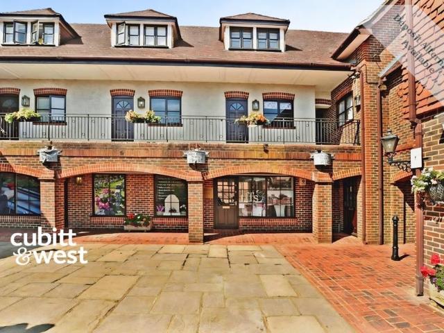Apartment for rent in Pachesham Park, Surrey