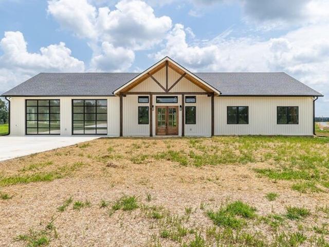 House for sale in Loretto