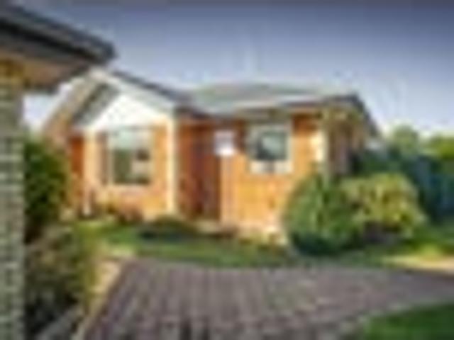 House for sale in Chaslands, Canterbury
