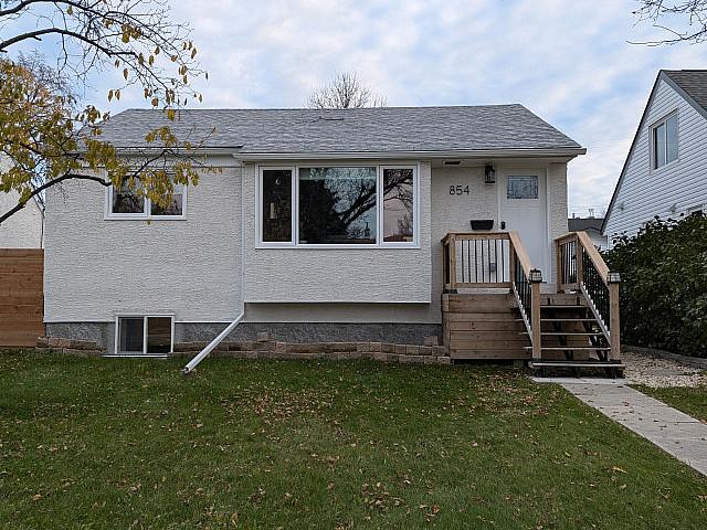 House for sale in East St. Paul, Manitoba