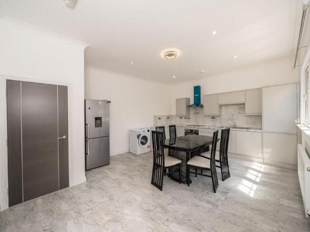 Apartment for rent in London Borough of Croydon, Norbury