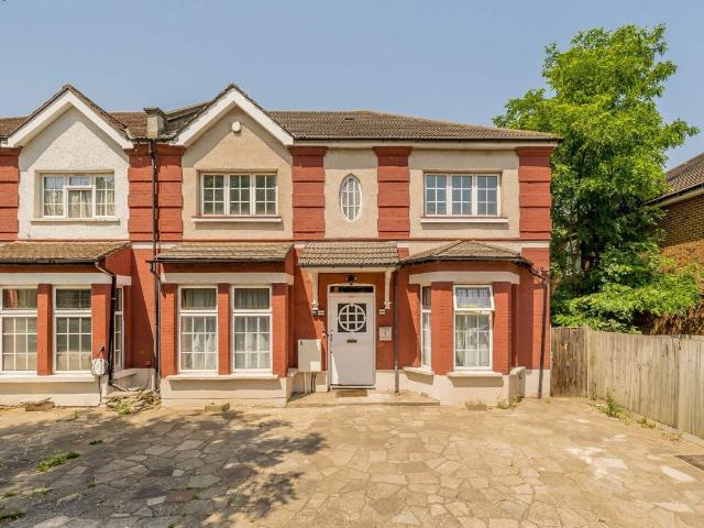 Apartment for rent in London Borough of Croydon, Norbury