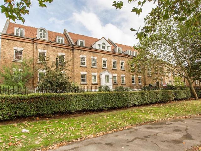 Apartment for rent in Stepney, Greater London
