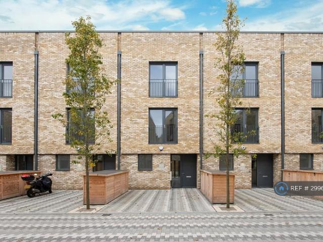 House for rent in Southfields, Greater London