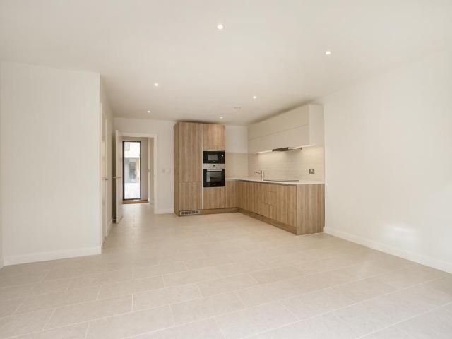 House for rent in Southfields, Greater London