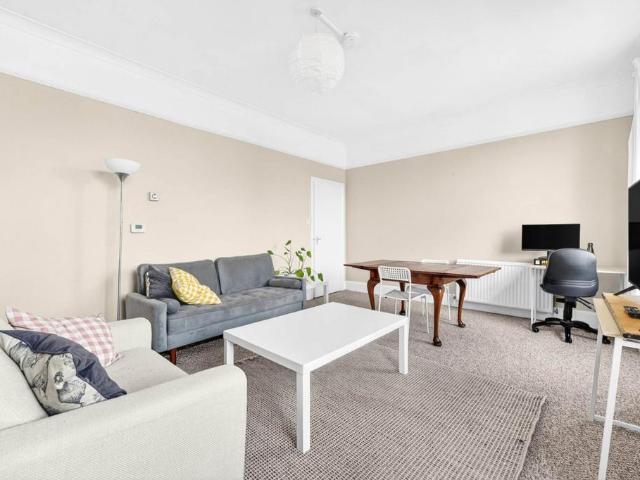 House for rent in Stroud Green, Greater London