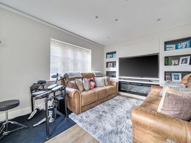 Room for rent in Red Hill, Surrey