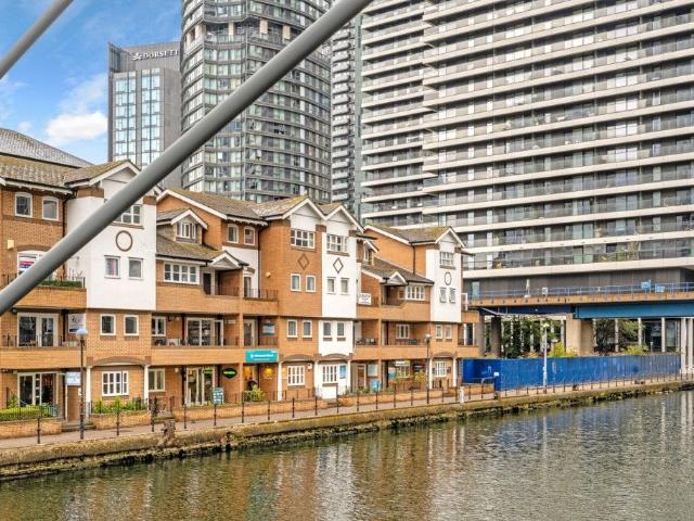House for rent in Canary Wharf, Greater London