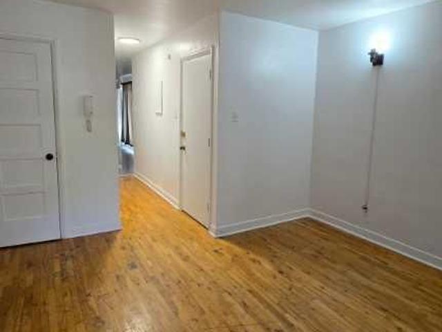 Apartment for rent in St. Leonard's, Quebec