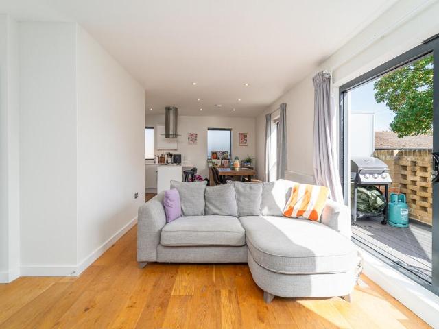 Apartment for rent in Hornsey, Greater London