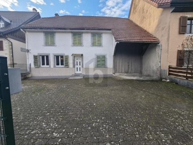 Mehrfamilienhaus kaufen in Alle, Jura