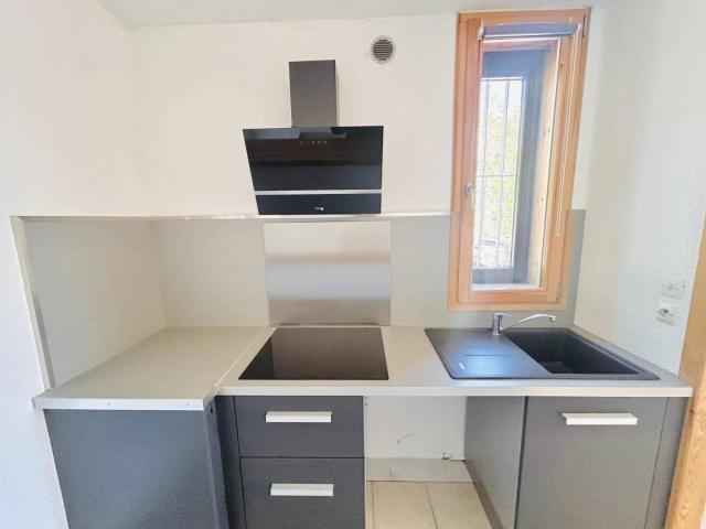 Studio location à Saint-Martin-de-Brômes, Alpes-de-Haute-Provence