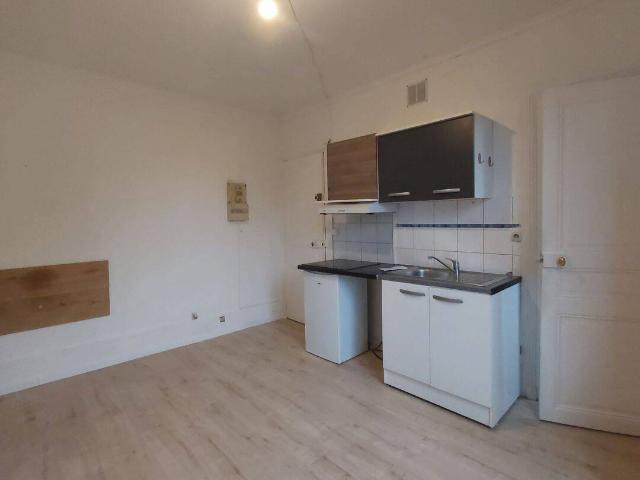 Studio location à Enghien-les-Bains, Val-d'Oise
