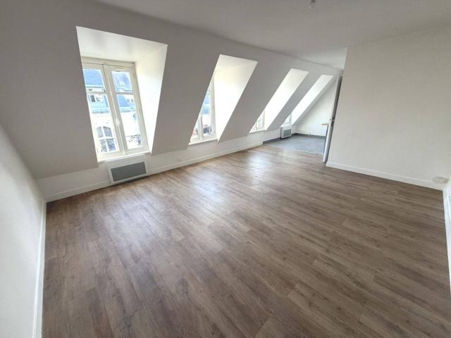Studio location à Paris 17e Arrondissement, Paris