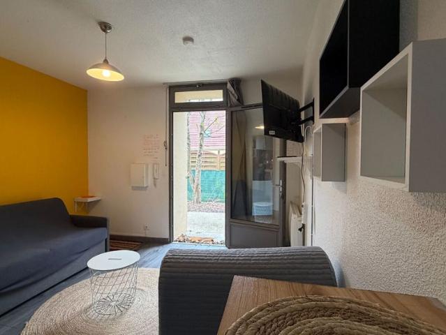 Studio location à Évry, Petit-bourg