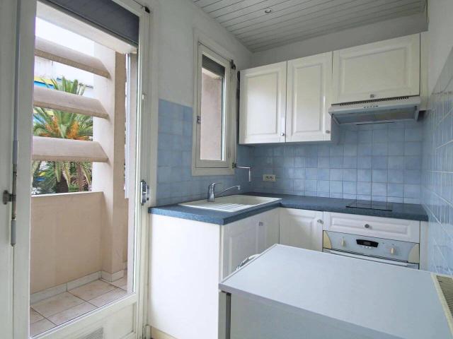 Studio location à Le Port, Nice