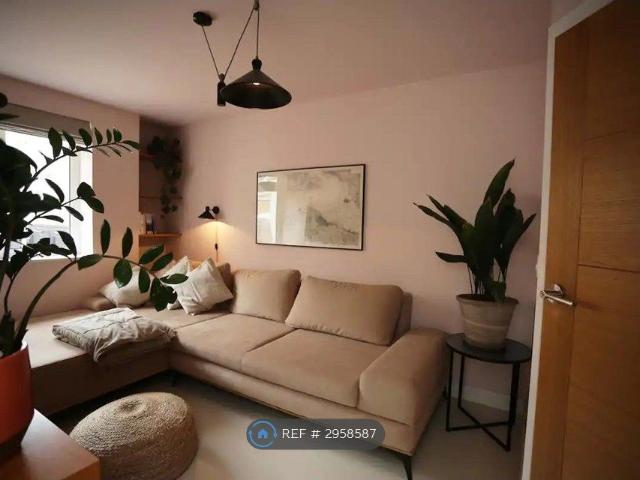 Room for rent in Clapton, Greater London
